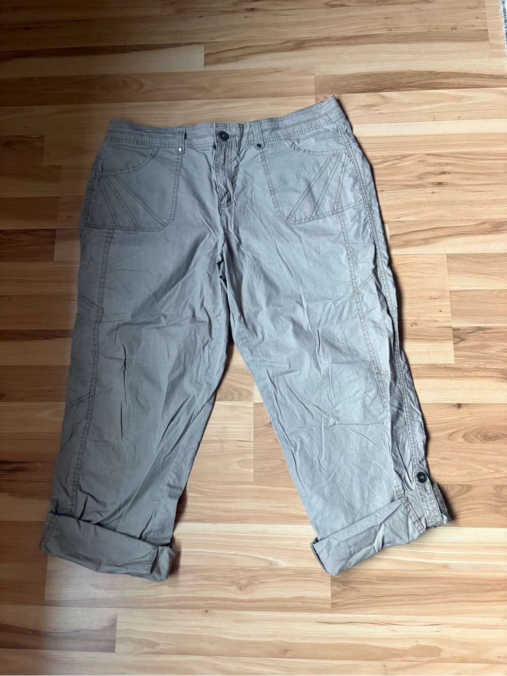 Indigo Women's Gray Capri Pants with Folded Cuffs